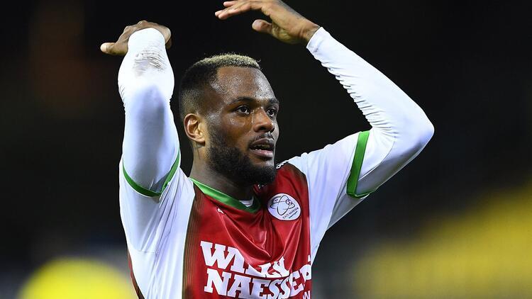 Cyle Larin takımda kalıyor