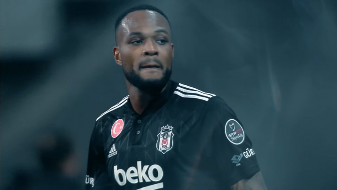 Cyle_Larin_(2021-22_Süper_Lig)_-_Resim1