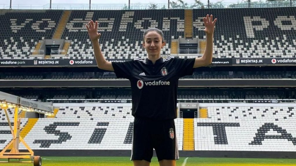 Mesude Alayont, Beşiktaş’a transfer oldu