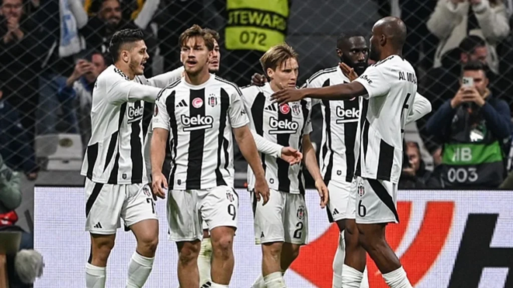 Felsefesiz İnsanlardan Beşiktaşlı Olmaz