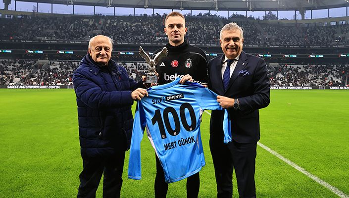 Mert Günok’a 100. Maç Plaketi ve Fair-Play Ödülü