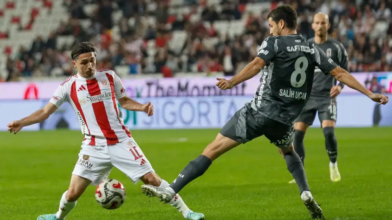 Beşiktaş’ta sakatlık! Salih Uçan, devam edemedi
