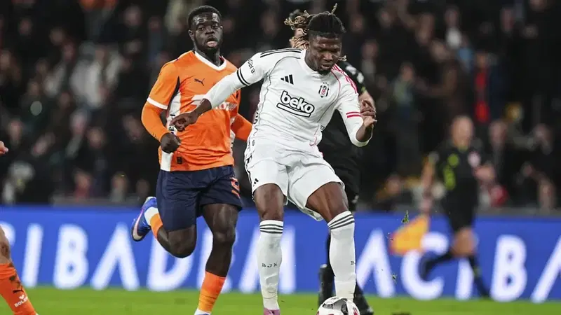 El Bilal Toure Başakşehir maçında sakatlandı
