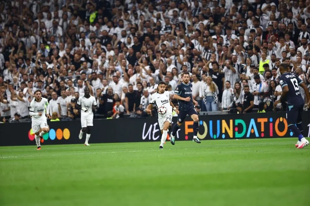 “DOLMABAHÇE’DE AVRUPA’YA SİYAH-BEYAZ DAMGA: 4-1!”